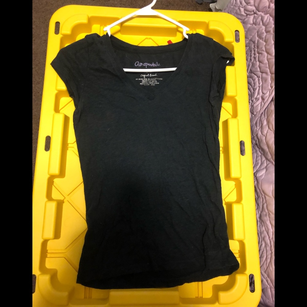 Black v-neck Tshirt